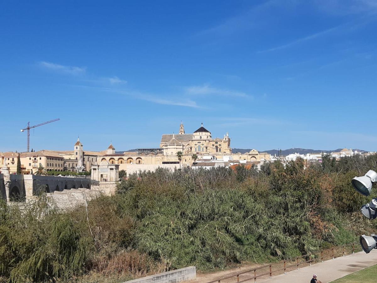 Loft La Calahorra Con Posibilidad De Aparcamiento Pregunta Por El Pack Mas Amor Córdoba Eksteriør bilde