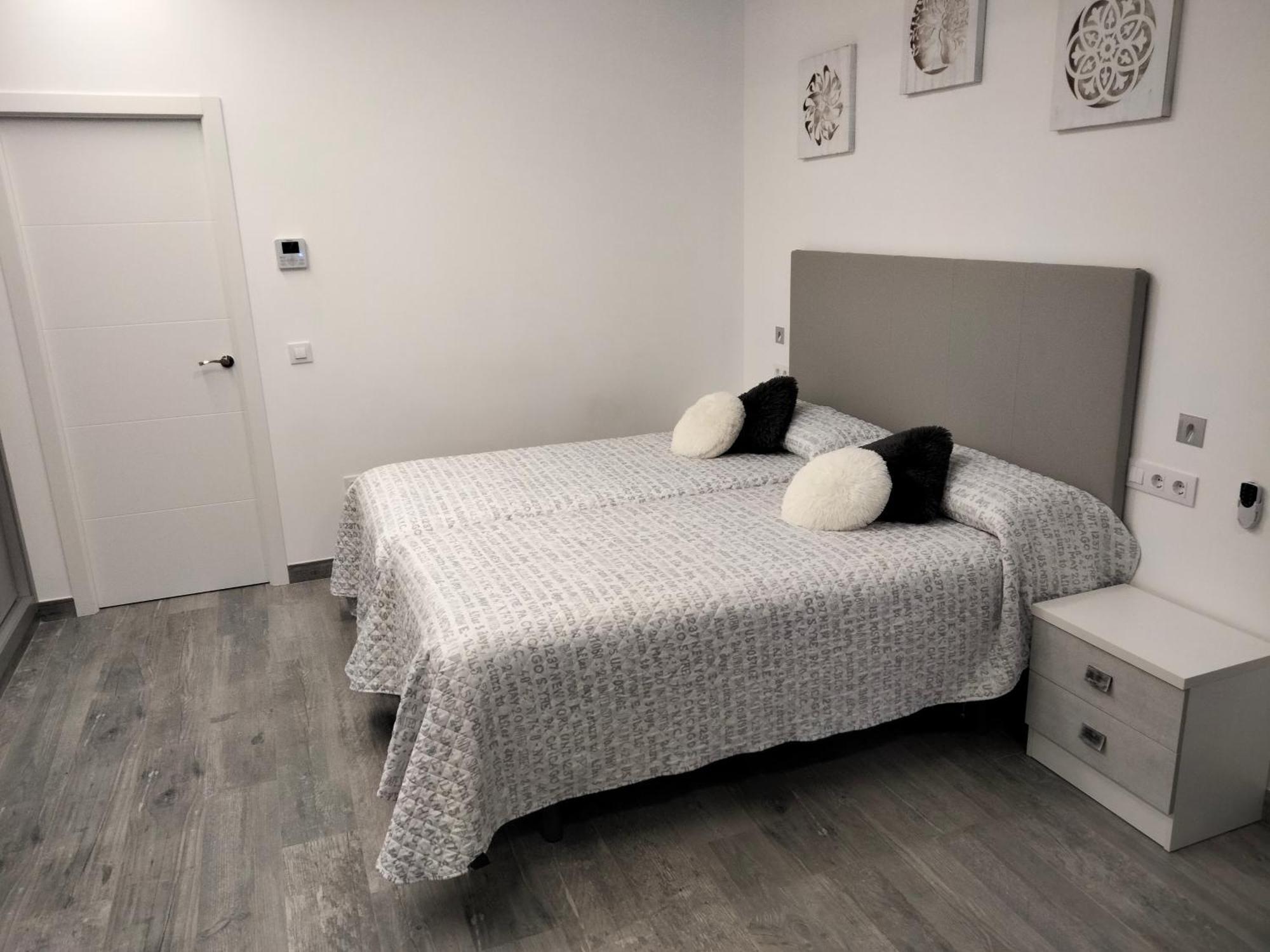 Loft La Calahorra Con Posibilidad De Aparcamiento Pregunta Por El Pack Mas Amor Córdoba Eksteriør bilde
